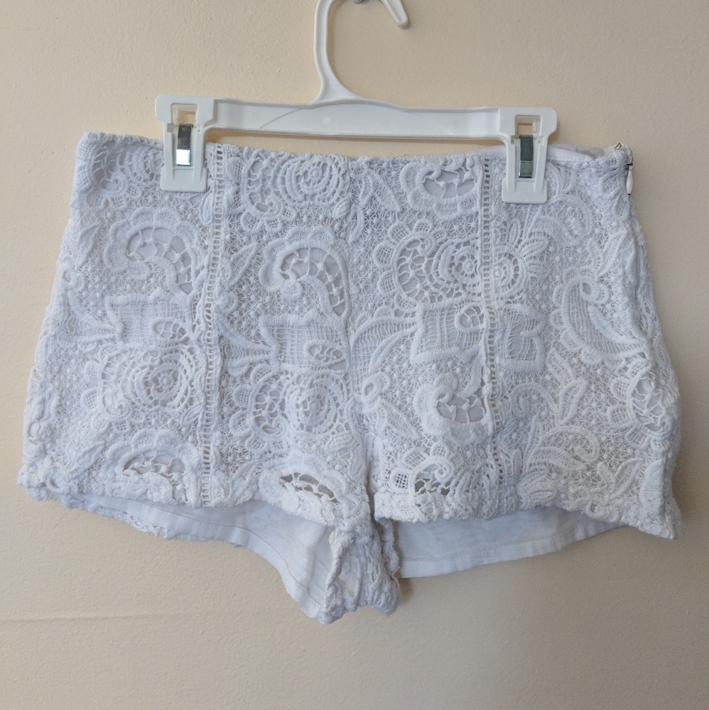 Mid waisted shorts